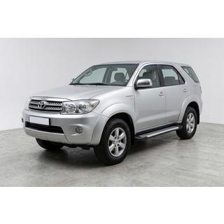 Sidosteg Line (2 st, aluminium) Toyota Fortuner 2006–2015 foto 1