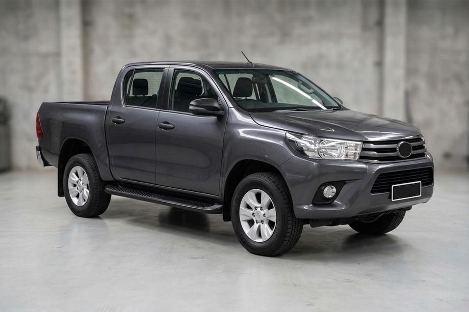 Toyota Hilux 2015– Sidosteg Tayga Black (2 st, aluminium) Image