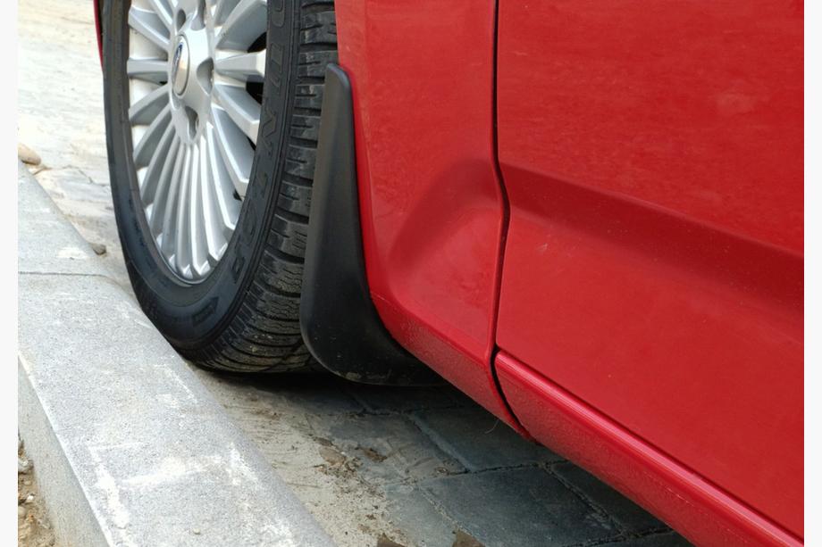 Ford Mondeo 2008–2014 Stänkskydd Premium (4 st) Image