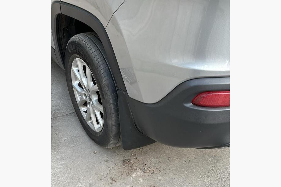 Jeep Cherokee KL 2013– Stänkskydd Premium (2013-2019, 4 st) Image