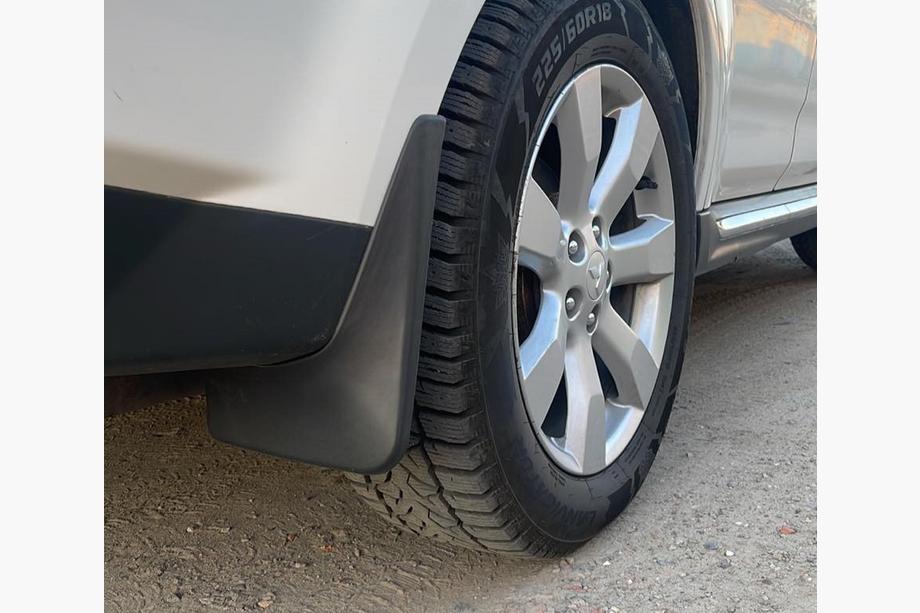 Mitsubishi Outlander 2006–2012 Stänkskydd Premium för bred tröskel (4 st) Image