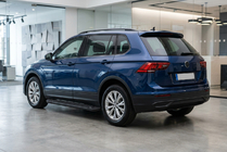 Volkswagen Tiguan 2016–2023 Sidosteg RedLine Black (2 st, aluminium) foto 1