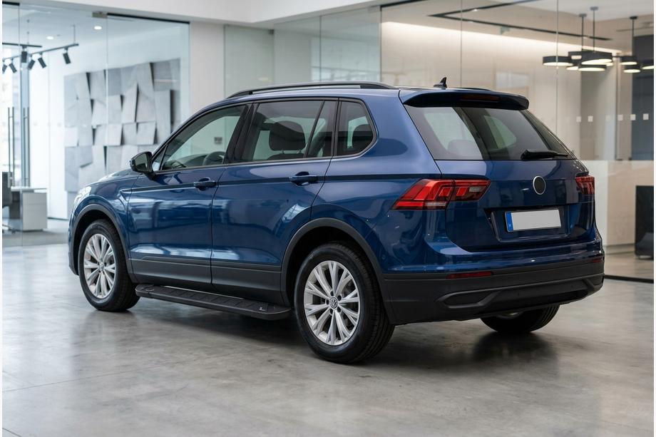 Volkswagen Tiguan 2016–2023 Sidosteg RedLine Black (2 st, aluminium) Image