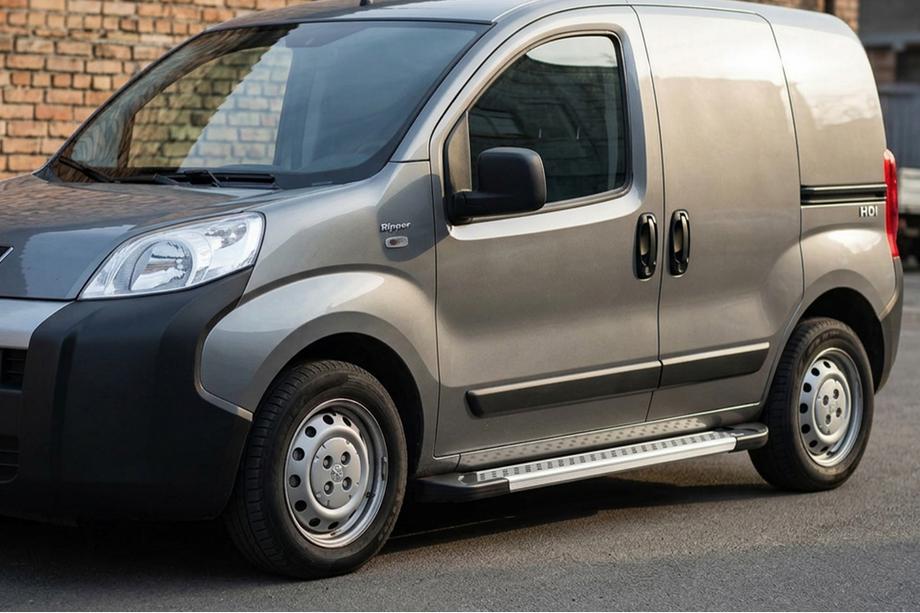Peugeot Bipper 2008–2017 Sidosteg New Vision Grey (2 st, aluminium) Image