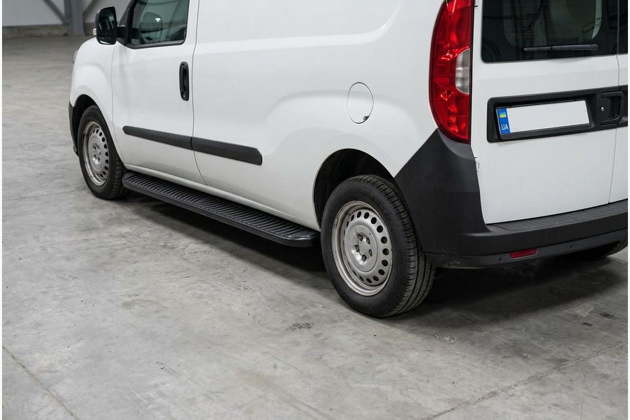 Opel Combo 2012–2018 Sidosteg Tayga Black (2 st, aluminium) Image