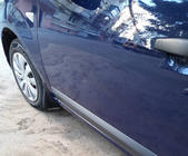 Dacia Sandero 2007–2013 Främre stänkskydd (2 st.) foto 2