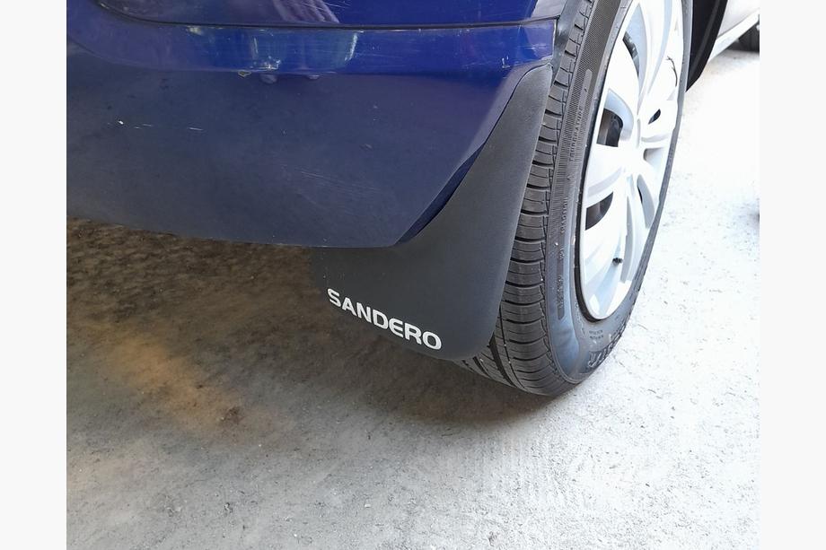 Dacia Sandero 2007–2013 Bakre stänkskydd (2 st) Image