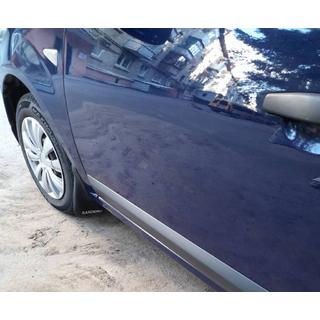 Främre stänkskydd (2 st.) Renault Sandero 2007–2013 foto 4