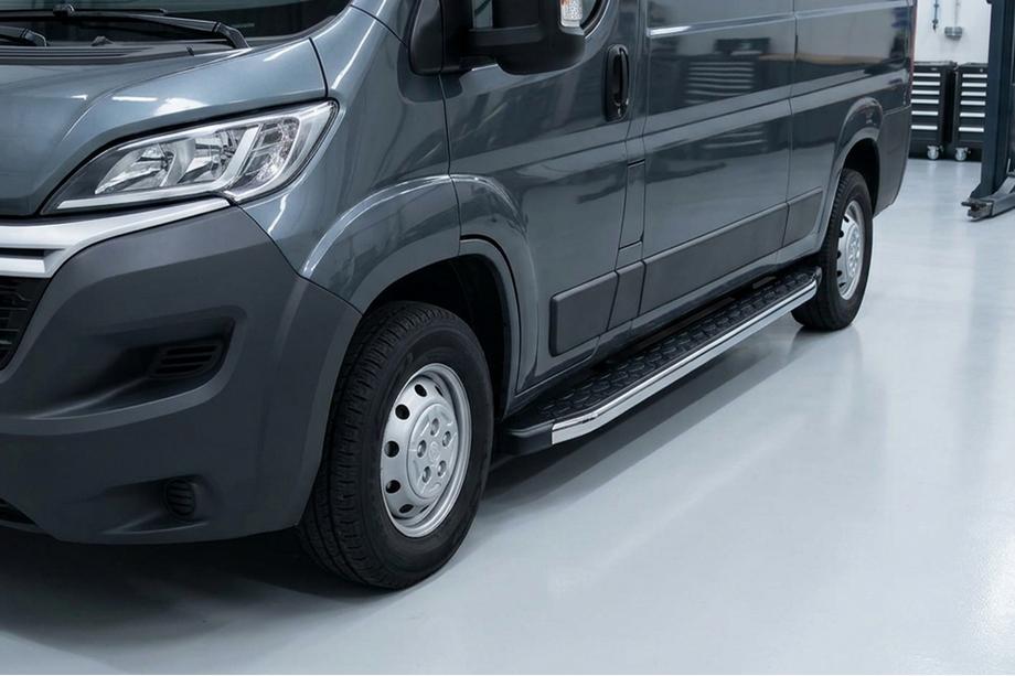 Citroen Jumper 2007–2025 Sidosteg BlackLine (2 st, aluminium) Image