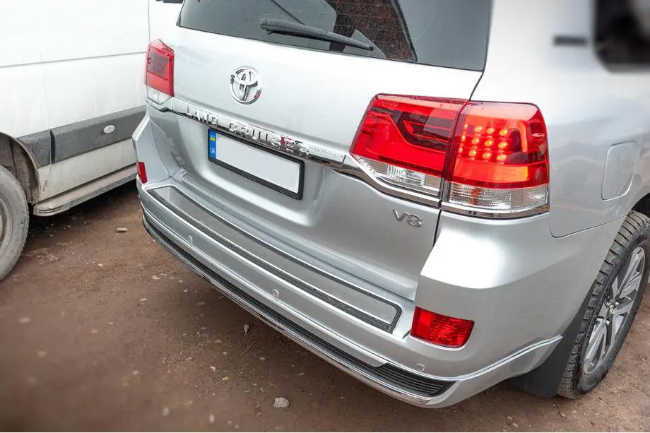 Toyota Land Cruiser 200 2007–2021 Baklyktor 2016-2021 (OEM-standard) Höger yttre bakljus (på skärm) Foto 5