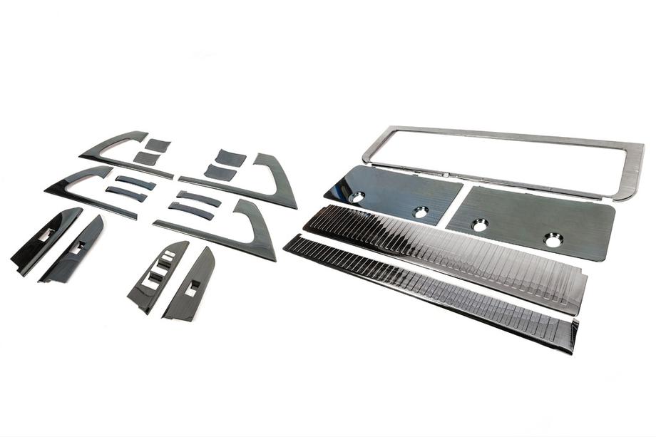 Toyota Land Cruiser 200 2007–2021 Inläggssats (mörk borstad aluminium) Image