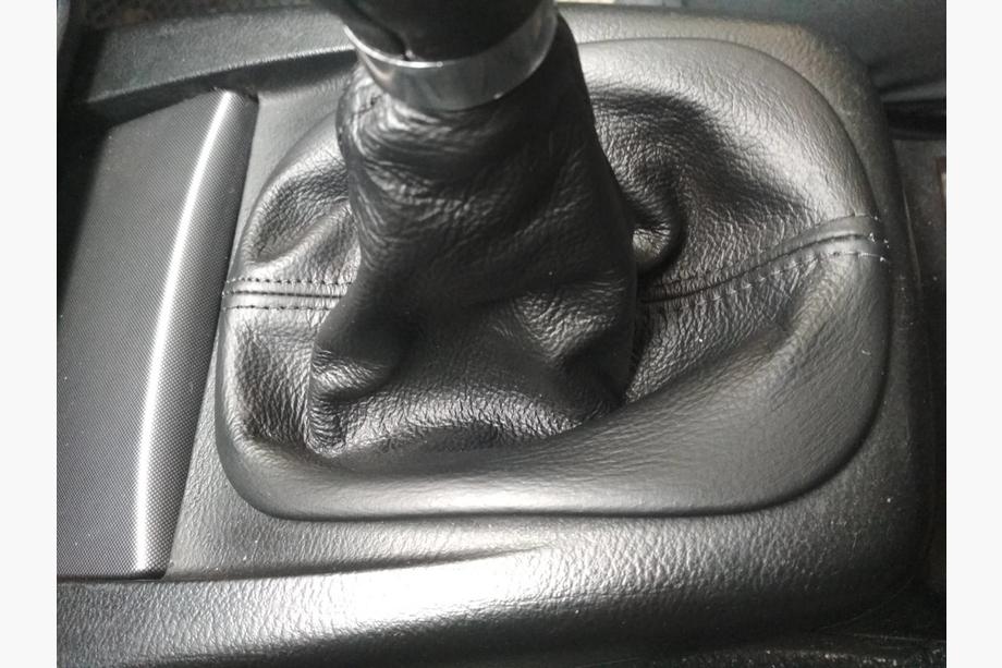 Volkswagen Passat B5 1997–2005 Växelspaksdamask i läder Foto 1