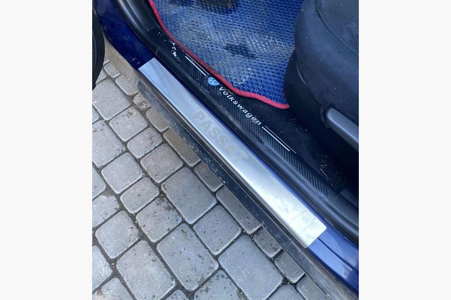 Volkswagen Passat B5 1997–2005 Instegslister Carmos (4 st, rostfritt) Image