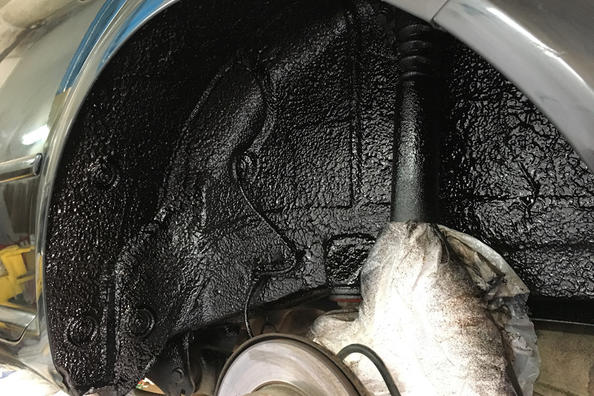 Flytande ljudisolering för bilen