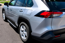Toyota Rav 4 2019–2025 OEM V2B sidosteg (2 st, aluminium) foto 8