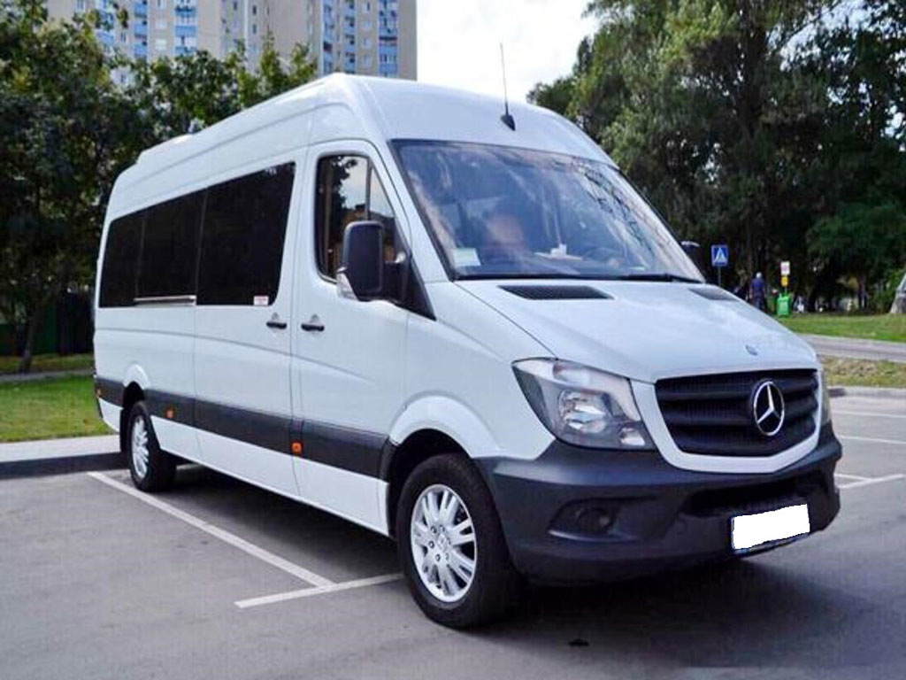 Ombyggnad av Sprinter-transportbil till personbil