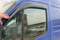 Iveco Daily 2006–2014 Vindavvisare för sidorutor (2 st, HIC) foto 5
