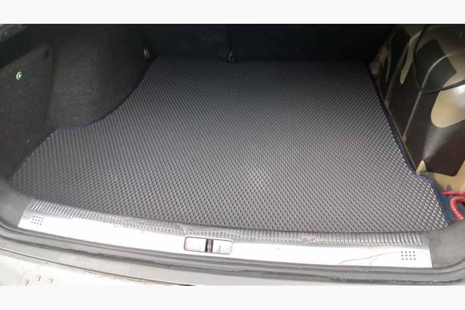 Volkswagen Passat B5 1997–2005 Bagagerumsmatta SD (EVA, svart) Image
