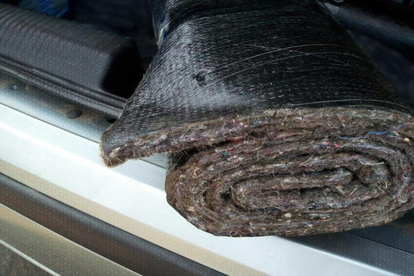 Ljudisolering av bilen med byggmaterial