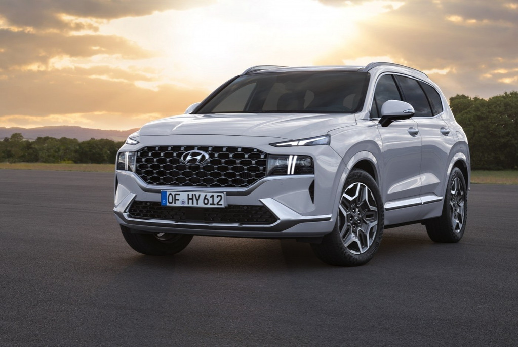 Uppdaterade Hyundai Santa Fe-crossovern nu till salu