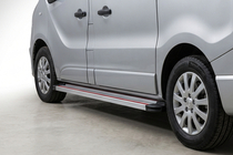 Renault Trafic 2015– Sidosteg Maya Red-Grey (2 st, aluminium) Lång foto 1