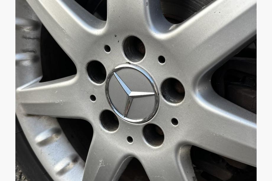 Mercedes-Benz Navkapslar till fälgar 70/75 mm med ring (4 st, grå) Foto 3