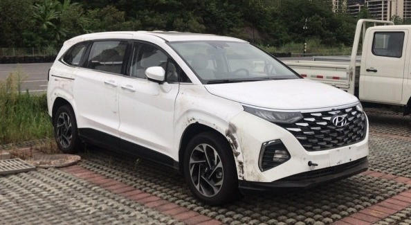 Hyundai presenterar nya minibussen Custo