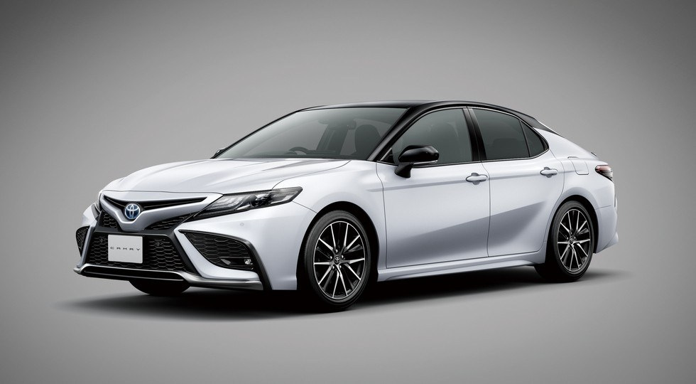 Uppdaterade Toyota Camry får debut i Japan
