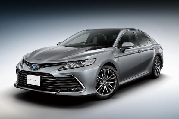 Uppdaterade Toyota Camry får debut i Japan