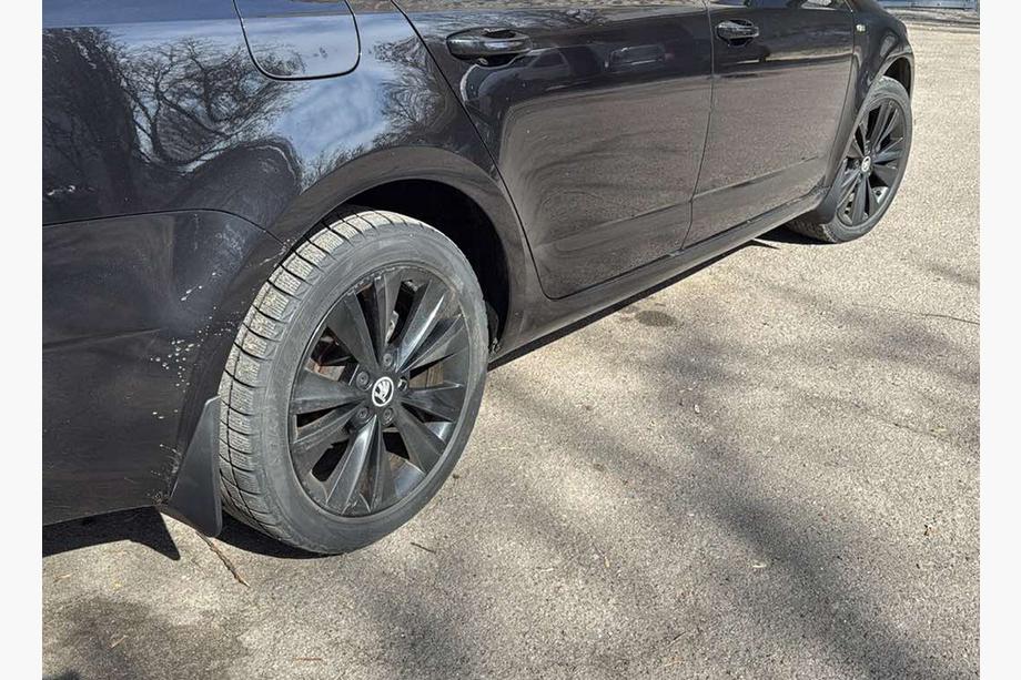 Skoda Octavia III A7 2013–2019 Premium stänkskydd SD, SW 2018+ (4 st) Image