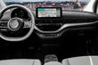Test av den elektriska subkompakta halvkombin Fiat 500e foto 7