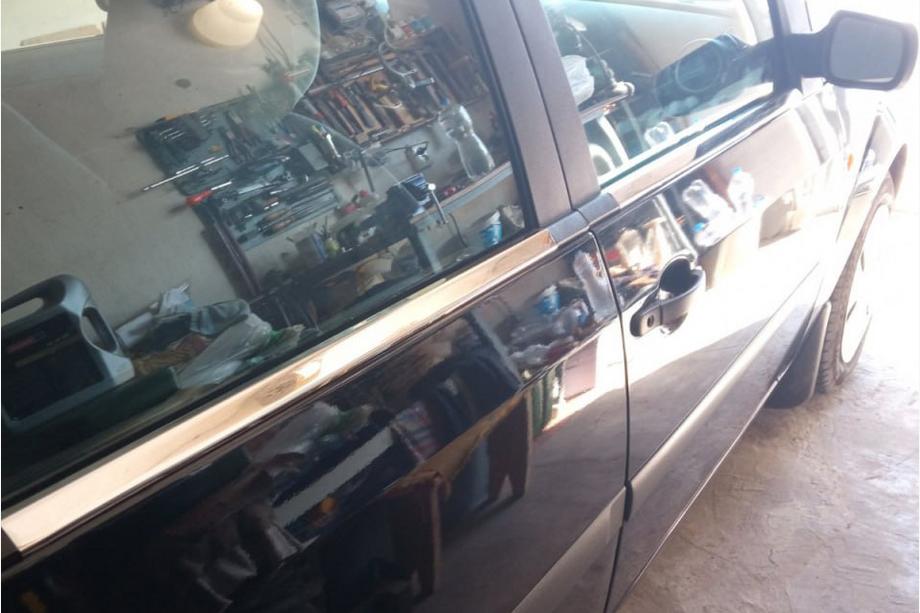 Ford Fiesta 2002–2008 Yttre kromlister runt rutorna (4 st, rostfritt stål) OmsaLine – italienskt rostfritt stål Image