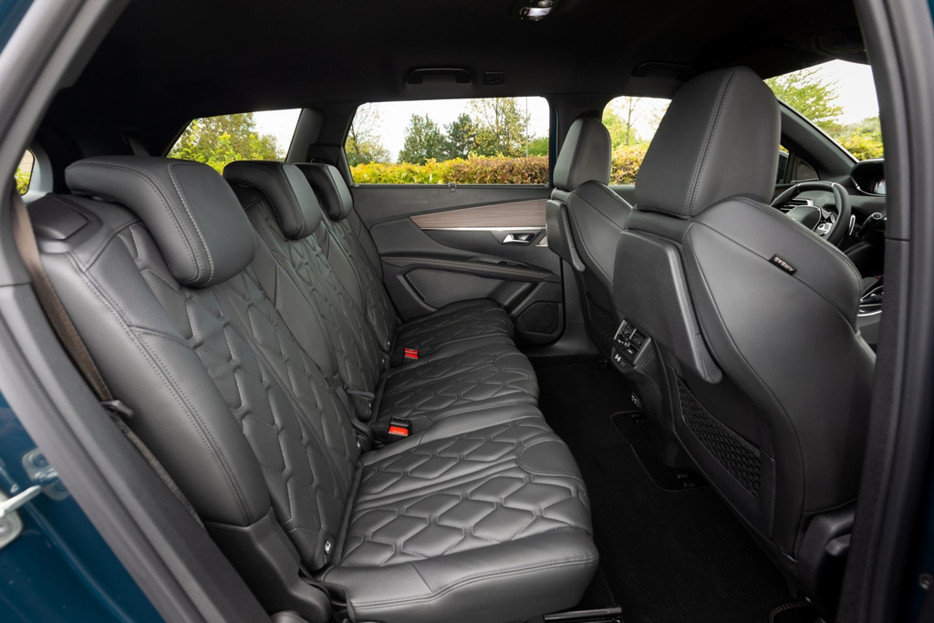 Test av uppdaterade andra generationens Peugeot 5008-crossover