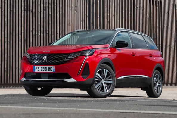 Test av uppdaterade andra generationens Peugeot 5008-crossover