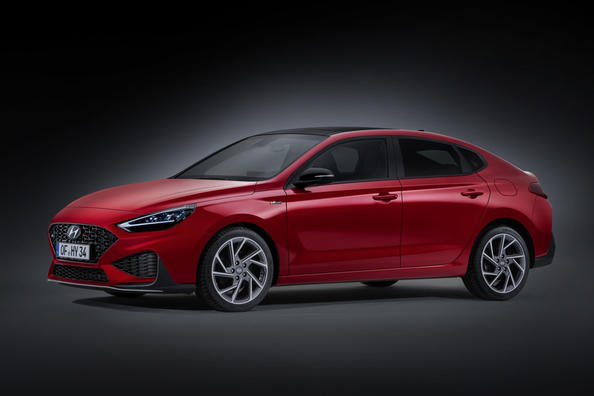 Test av uppdaterade Hyundai i30 Fastback liftback
