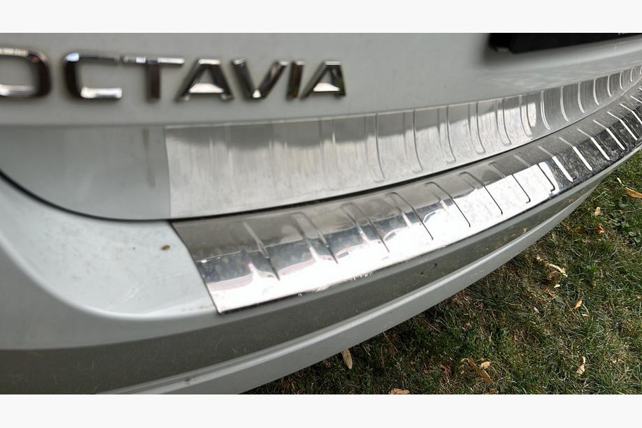Skoda Octavia IV A8 2020– Lastskydd bakre stötfångare Carmos (SW, rostfritt stål) Image