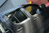 Nissan Navara 2006–2015 Vindavvisare för sidorutor (4 st, HIC) foto 3