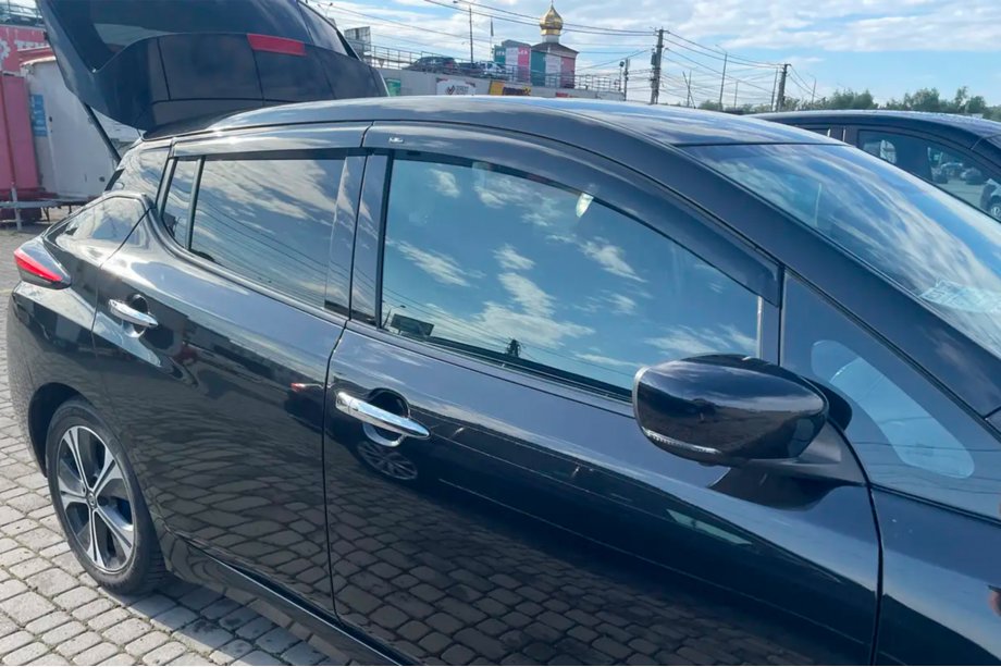 Nissan Leaf 2017– Vindavvisare för sidorutor (4 st, HIC) Foto 2