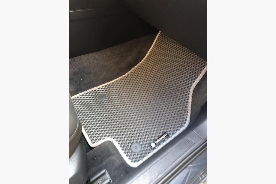 Volkswagen Passat B8 2015–2023 EVA bilmattor (EU, svarta) Foto 4