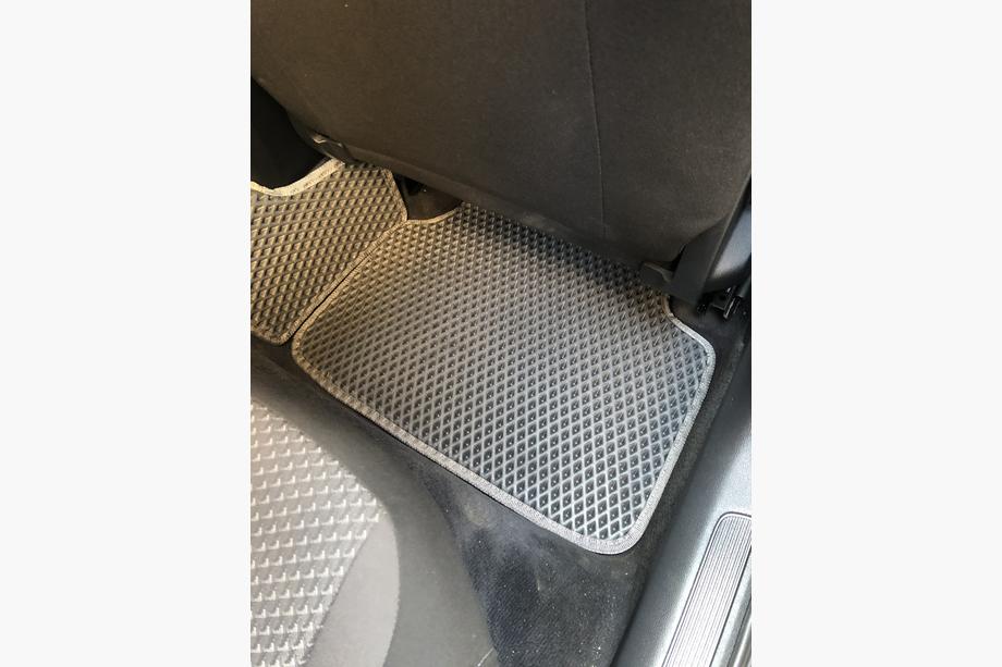 Volkswagen Passat B8 2015–2023 EVA bilmattor (EU, svarta) Foto 5