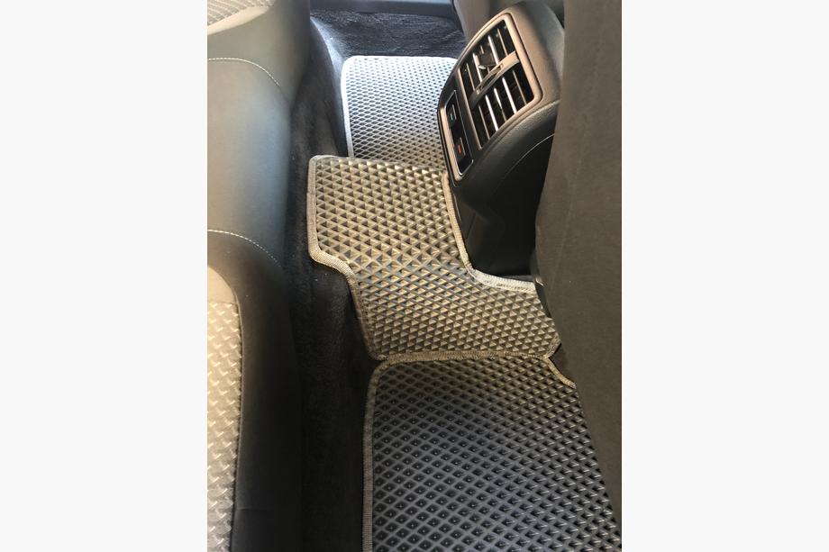 Volkswagen Passat B8 2015–2023 EVA bilmattor (EU, svarta) Foto 6