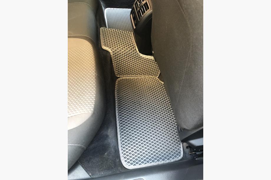 Volkswagen Passat B8 2015–2023 EVA bilmattor (EU, svarta) Foto 7