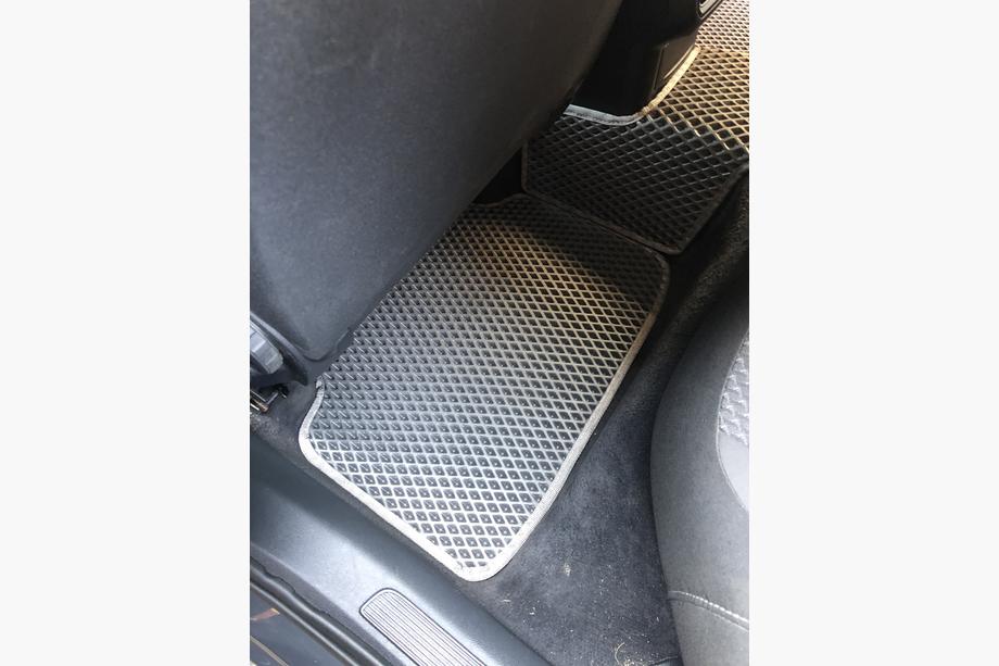 Volkswagen Passat B8 2015–2023 EVA bilmattor (EU, svarta) Foto 8