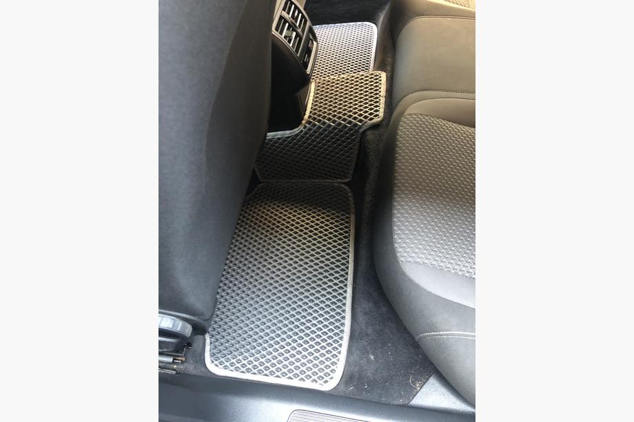Volkswagen Passat B8 2015–2023 EVA bilmattor (EU, svarta) Foto 9