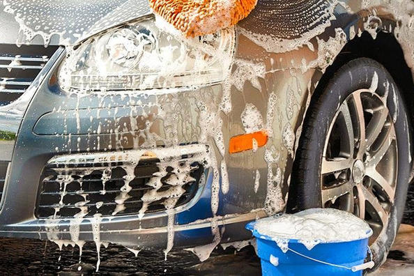 Så tvättar du bilen rätt för hand