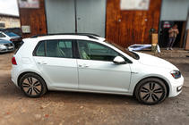 Volkswagen Golf 7/E-Golf 2012–2020 OmsaLine Solid takrails (2 st, svarta) foto 6