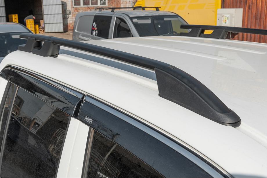 Volkswagen Amarok 2010–2022 Takrails OmsaLine Sport (2 st, svarta) Foto 4
