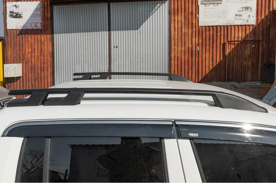 Volkswagen Amarok 2010–2022 Takrails OmsaLine Sport (2 st, svarta) Foto 2