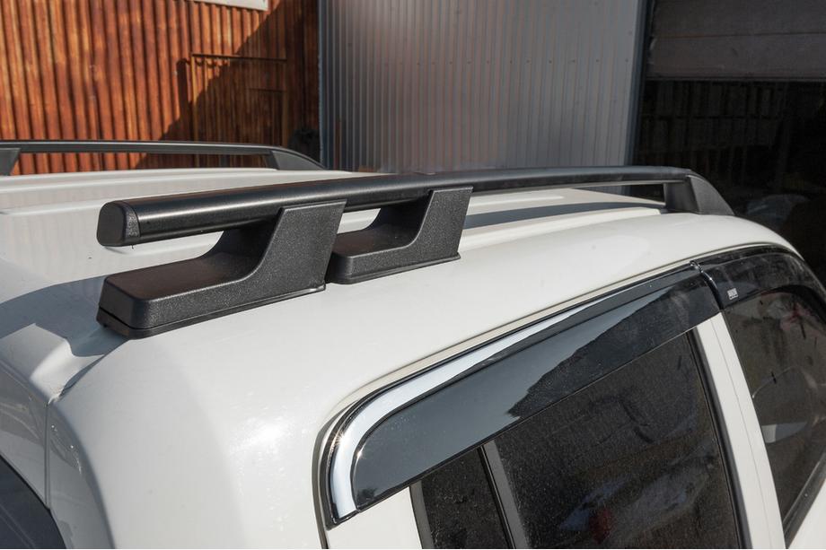 Volkswagen Amarok 2010–2022 Takrails OmsaLine Sport (2 st, svarta) Foto 5