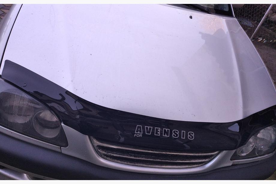 Toyota Avensis 1998–2003 Huvdeflektor (VIP) Image